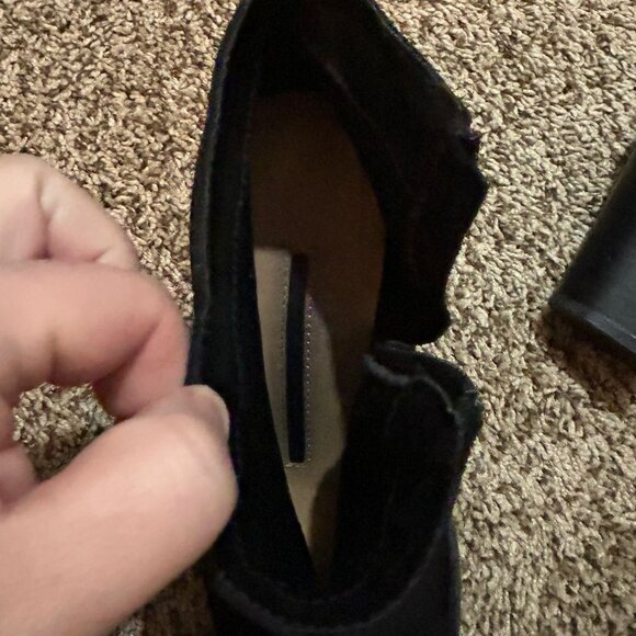 Shoes - Picture 4 of 4